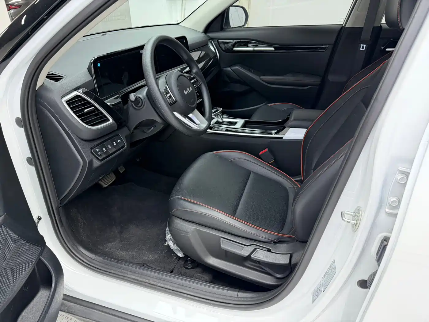 Kia Seltos 2023 1.5L CVT Luxury Edition фото 12