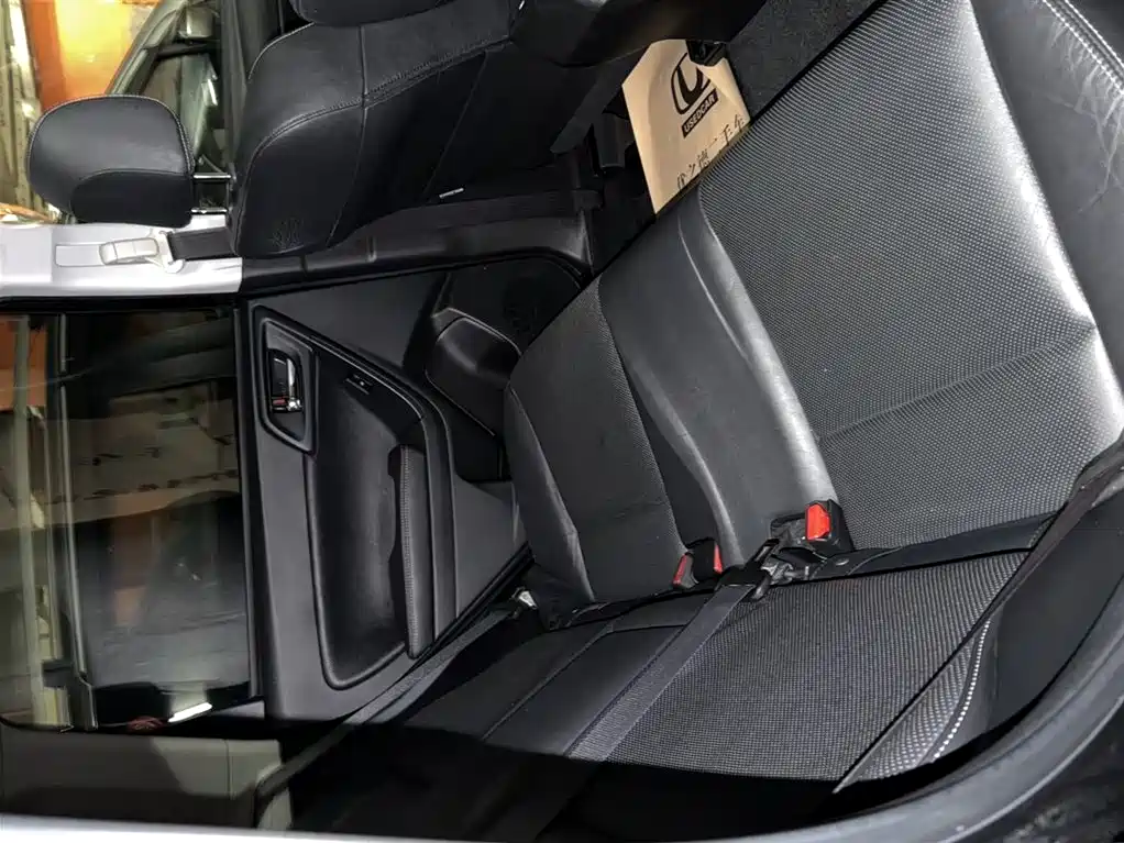 Subaru Forester 2013 2.5i Automatic Premium Navigation Edition фото 13