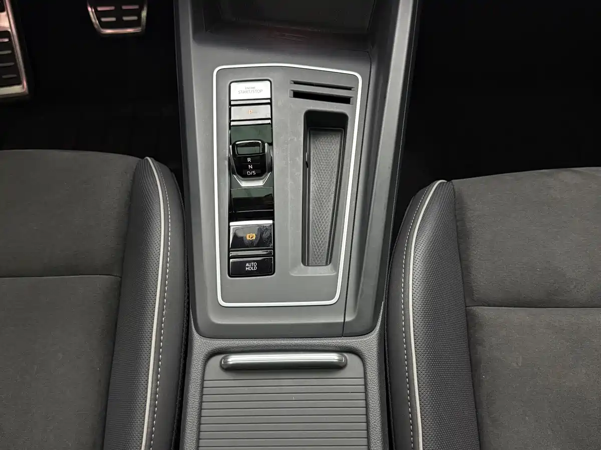 Volkswagen Golf 2021 280TSI DSG R-Line фото 14