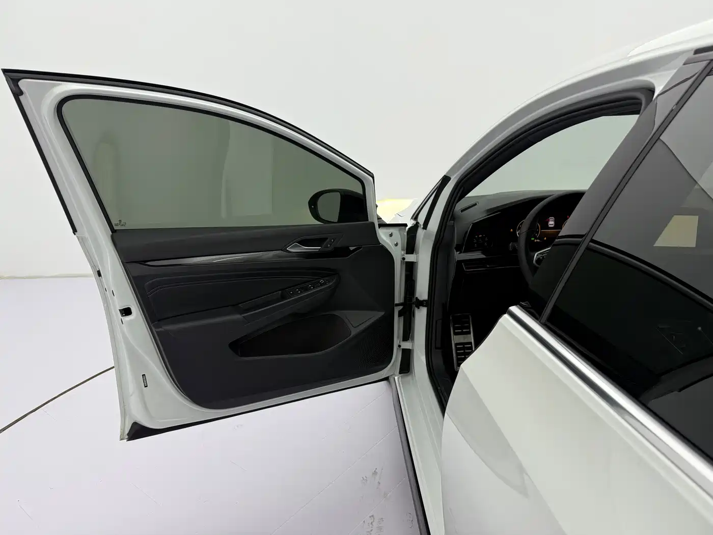 Volkswagen Golf 2021 280TSI DSG R-Line фото 19