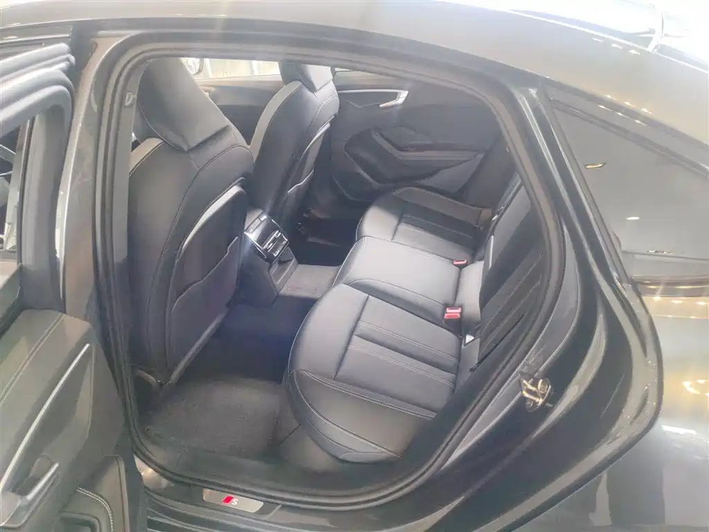 Audi A5L 2026 2.0T Sport Edition фото 13