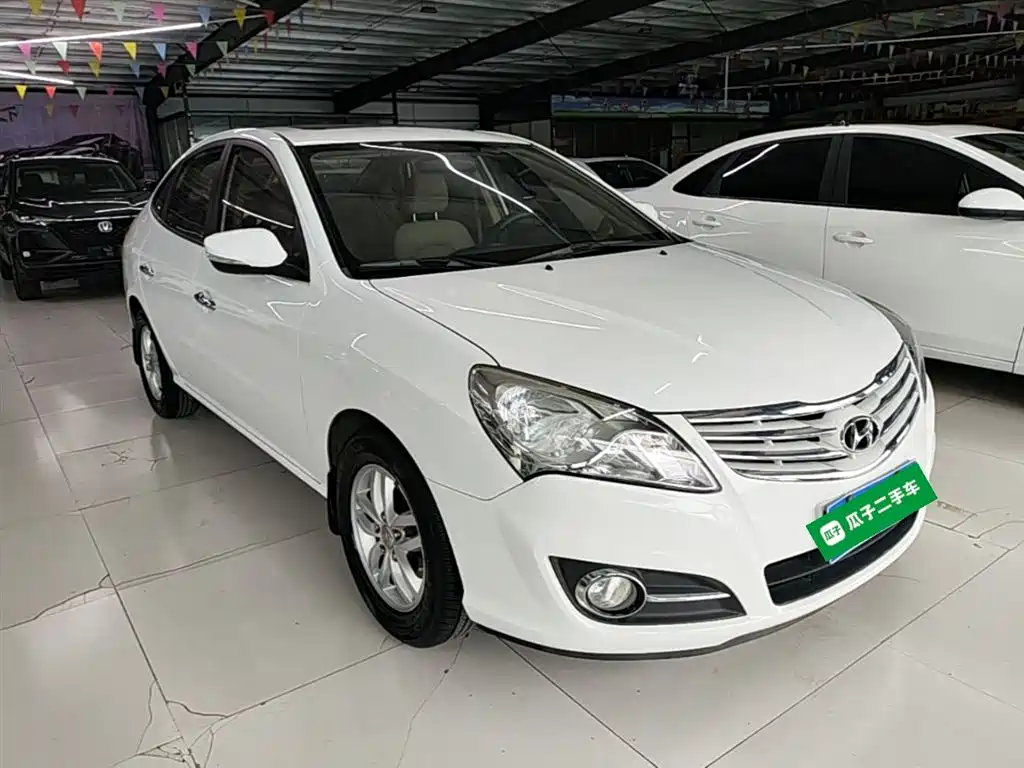Hyundai Elantra 2011 1.6L Manual Luxury фото 4