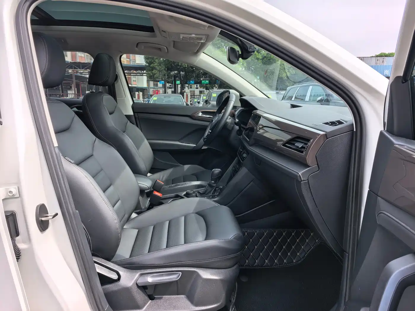 Volkswagen Tharu 2021 330TSI 4WD Luxury Plus фото 8