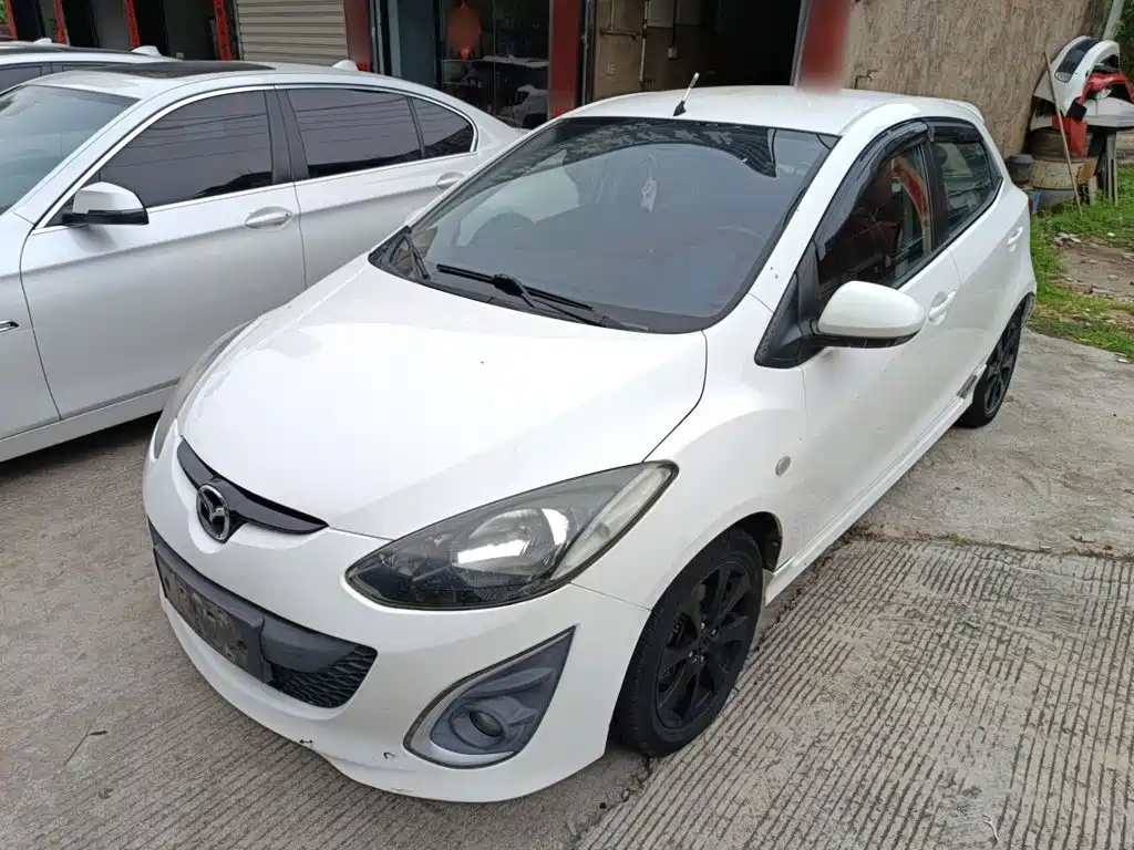 Mazda 2 2014 2012 Hatchback Dynamic 1.5L Automatic Value Edition