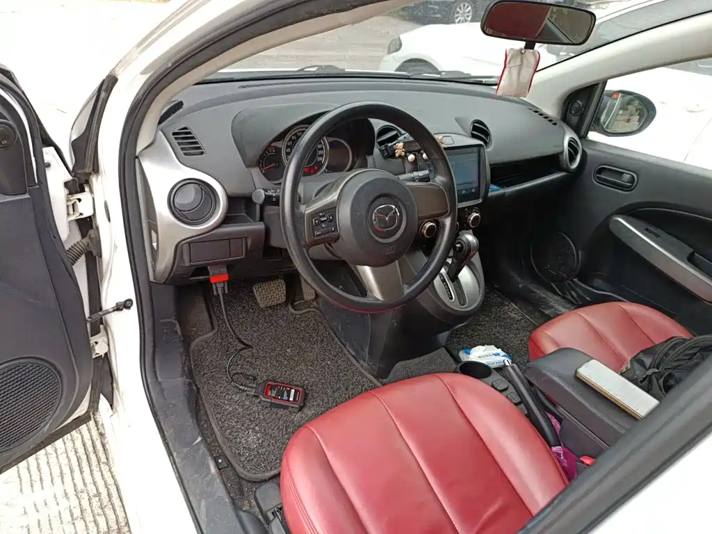 Mazda 2 2014 2012 Hatchback Dynamic 1.5L Automatic Value Edition