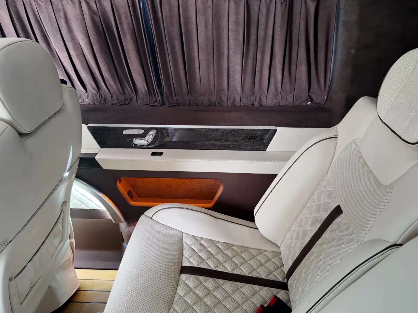 Volkswagen Caravelle 2018 2.0TSI 4WD Luxury Edition 7-Seater фото 17