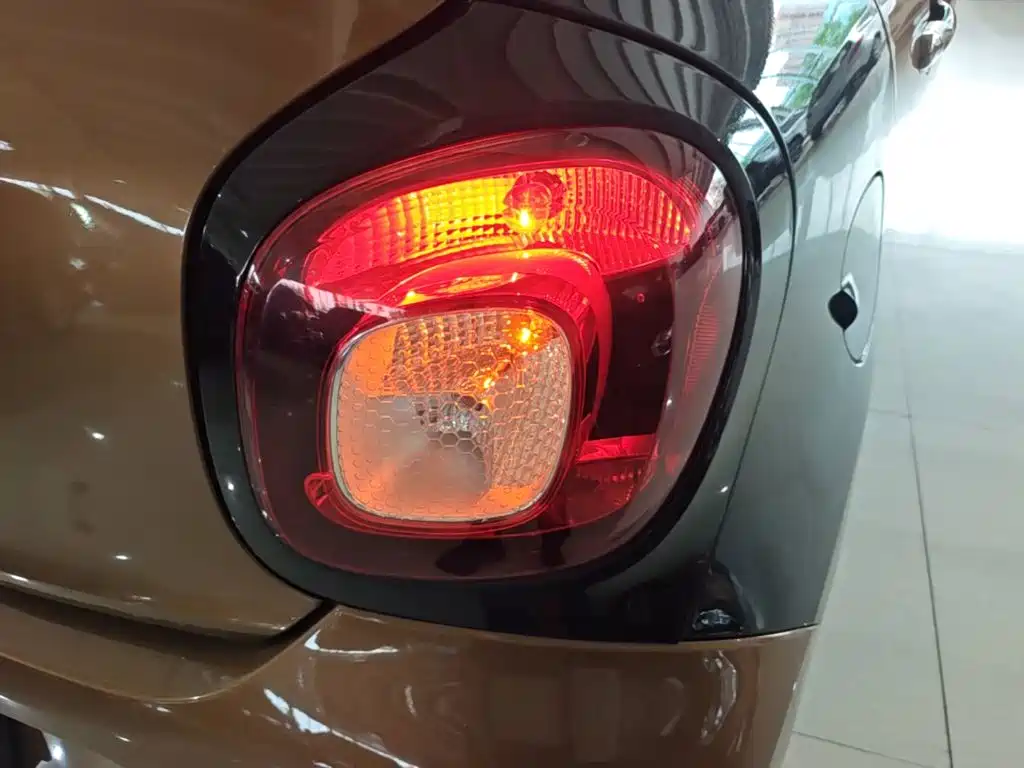 smart forfour 2016 2016 Model 0.9T 66kW Pioneer Edition