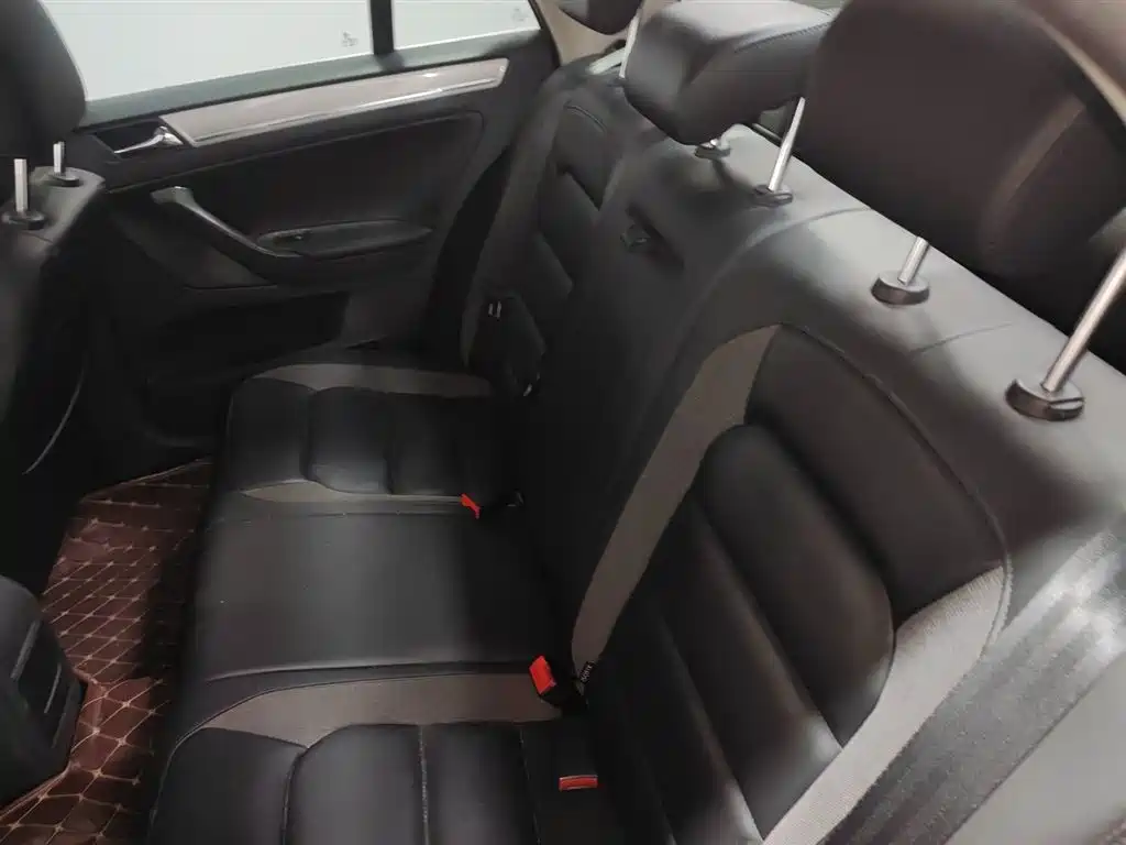 Volkswagen Bora 2014 1.6L Manual Comfort Edition фото 13