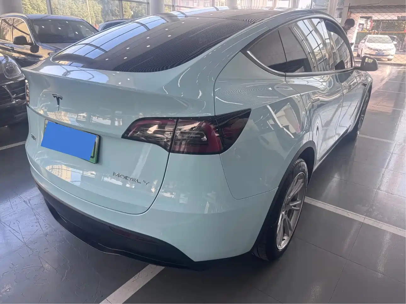 Tesla Model Y 2023 Rear-Wheel Drive Edition фото 13