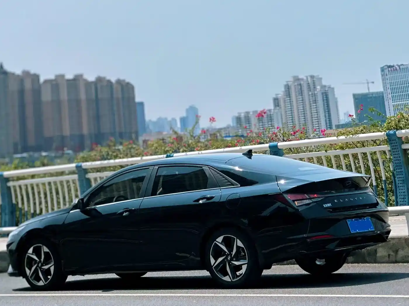 Hyundai Elantra 2021 1.5L CVT GLX Elite Edition фото 6