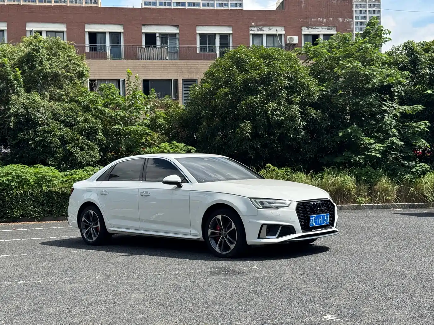 Фото 3 - Audi A4L