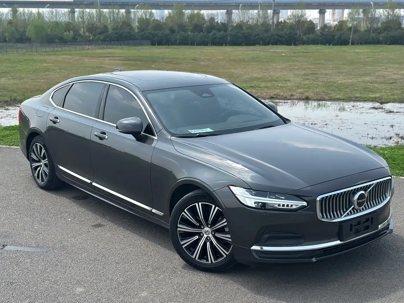 Фото 4 - Volvo S90