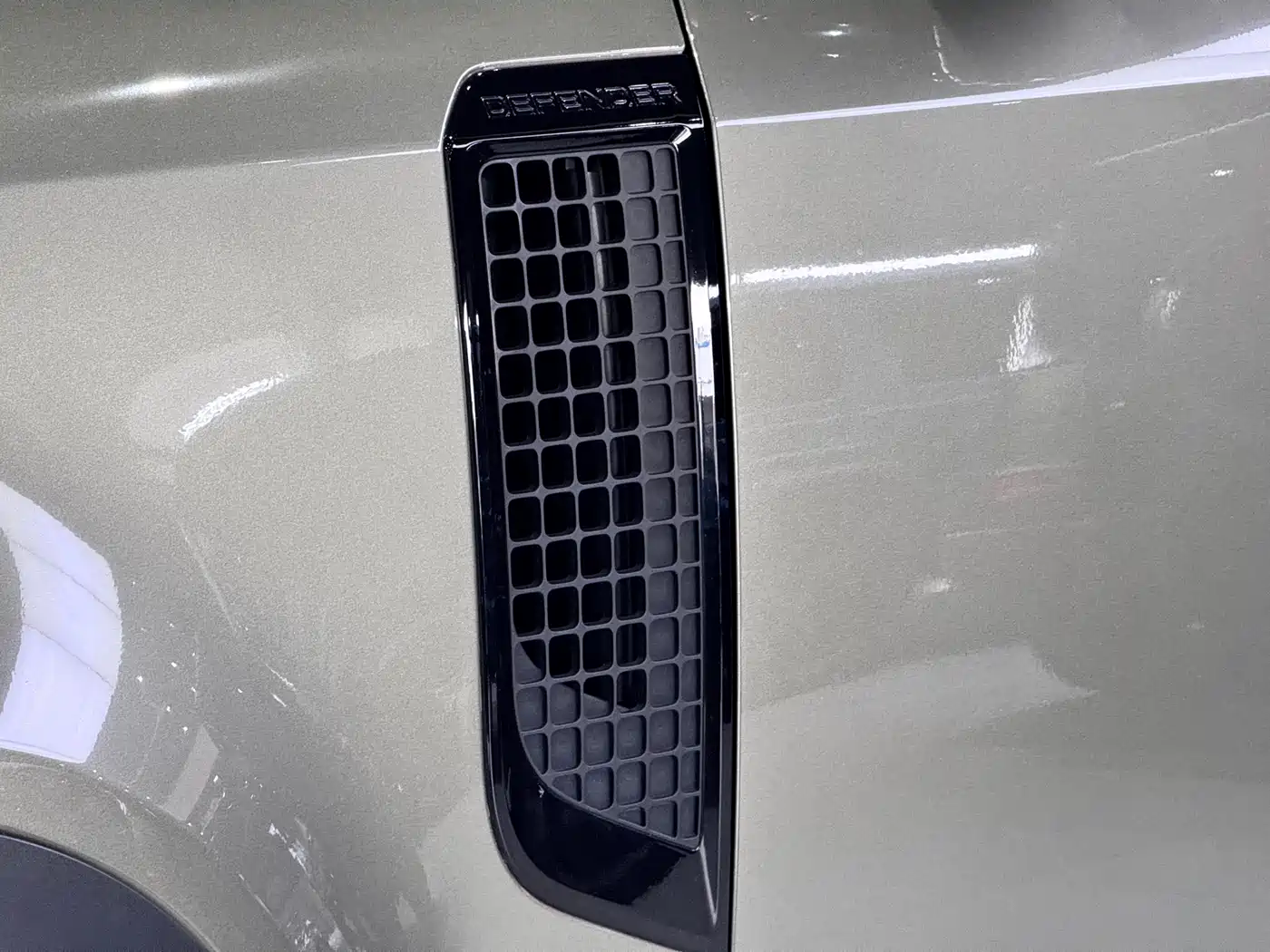 Land Rover Defender 2023 Model Year 130 3.0T P400 HSE фото 12