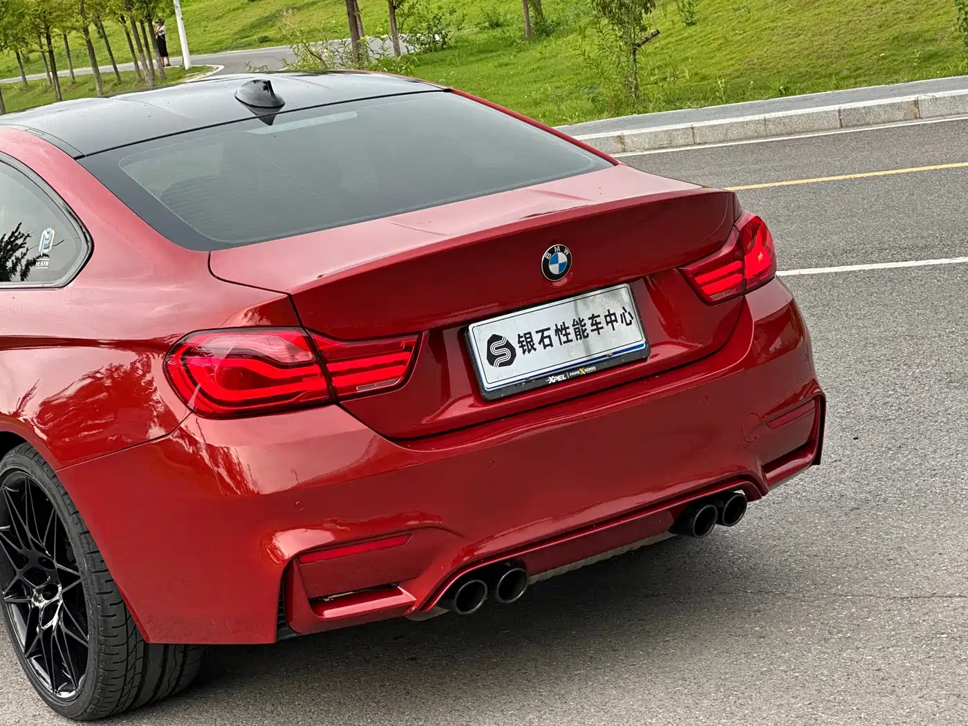 Photo 11 - BMW M4
