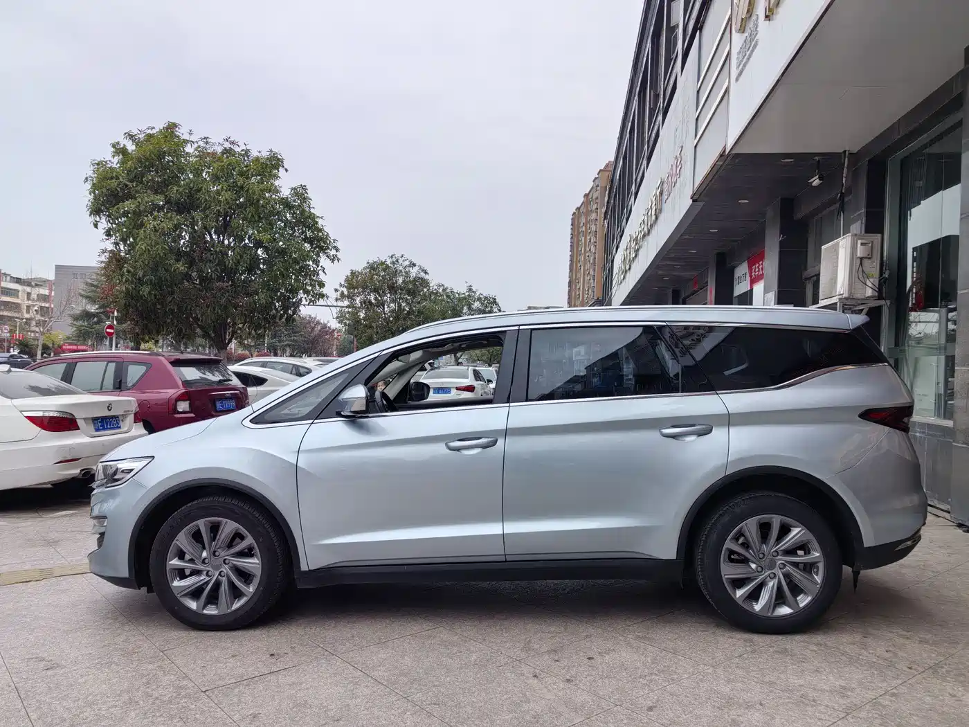 GEELY AUTOMOBILE JIAJIE