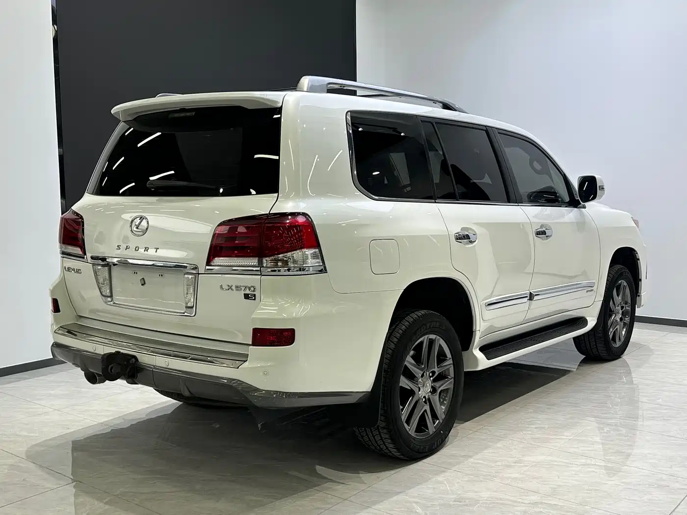 Lexus LX фото 7