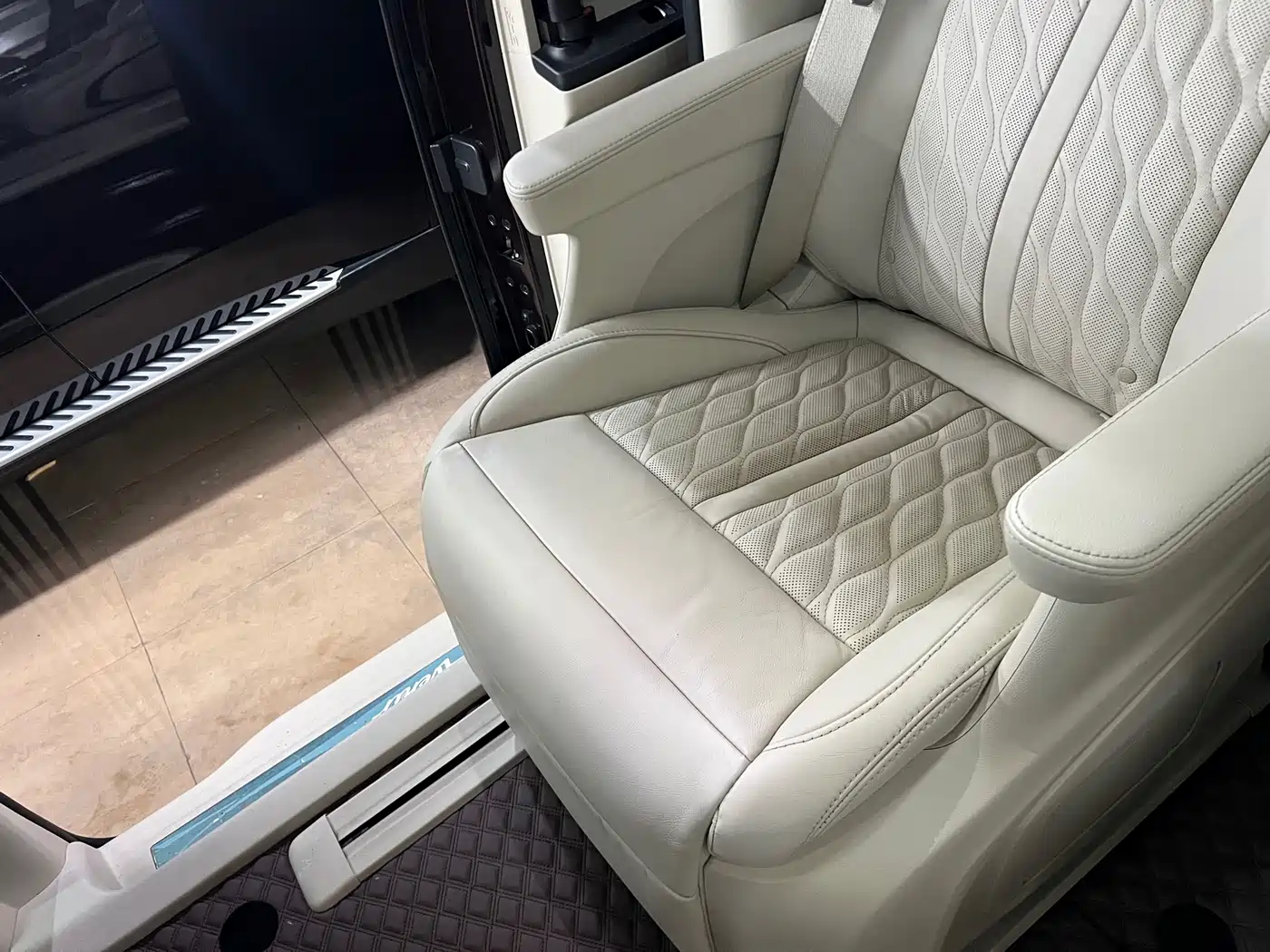 Buick GL8 2021 Avenir Aivia 7-Seater Family Edition фото 33