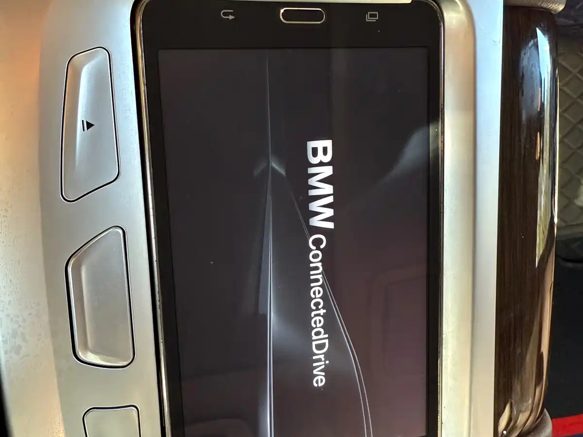 BMW 7 Series 2016 730Li Leading фото 18