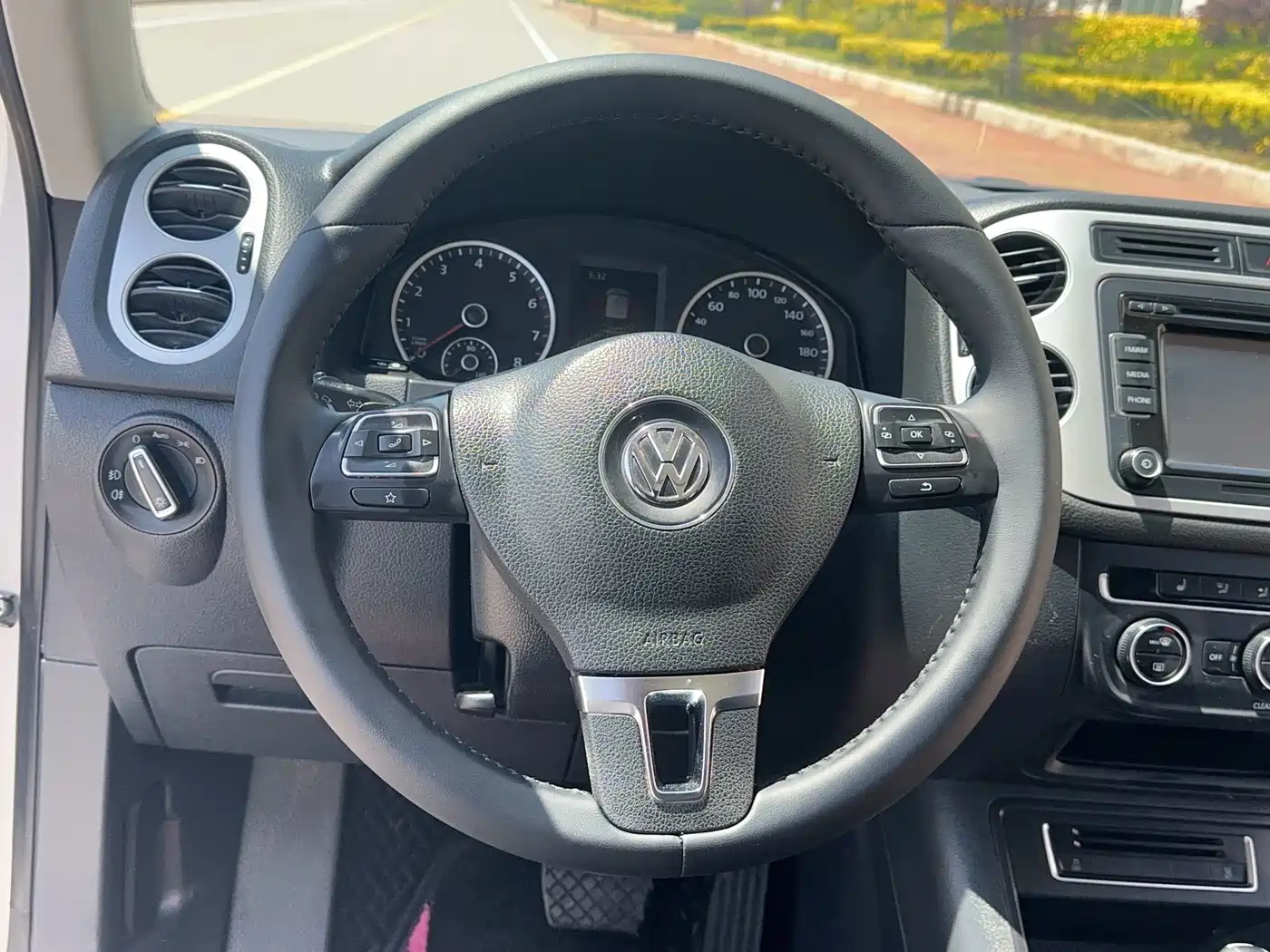 Volkswagen Tiguan 2016 Model 300TSI Automatic 2WD Luxury Edition фото 14