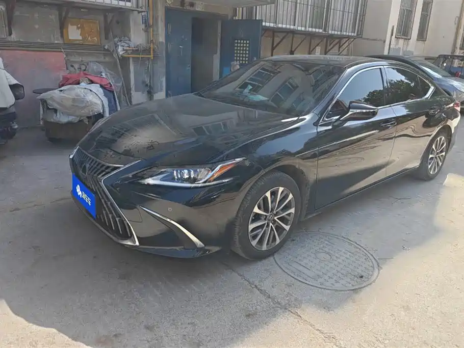 Lexus ES 2022 200 Excellence Edition