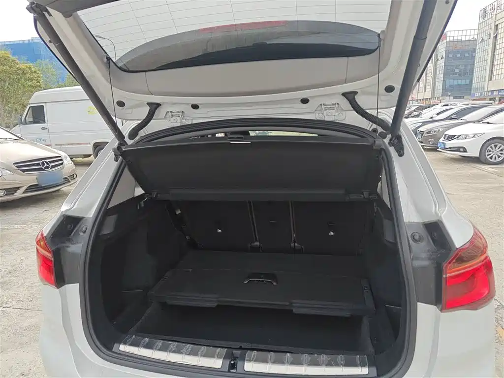 BMW X1 2019 sDrive18Li Premium Model фото 12