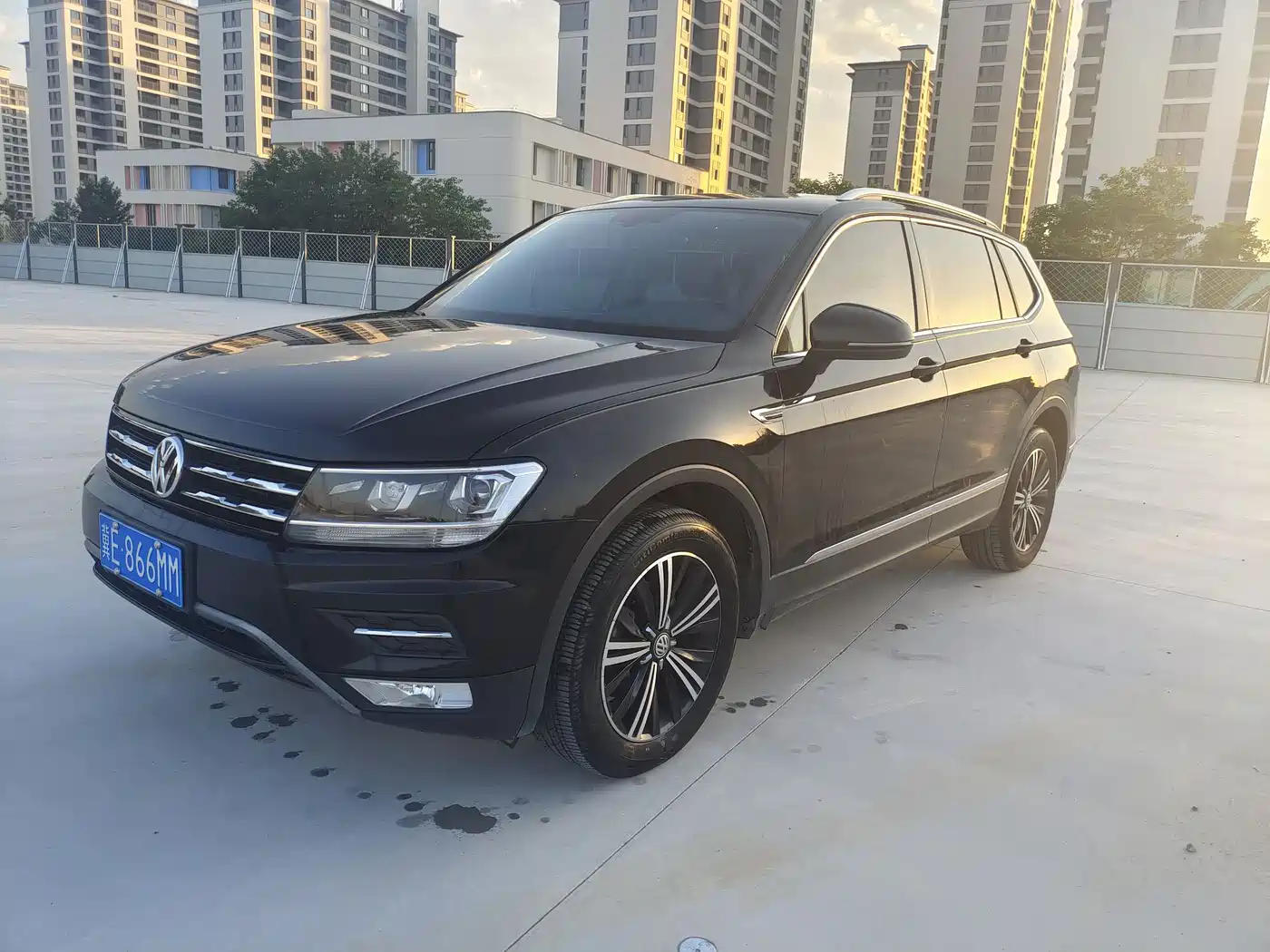 Фото 1 - Volkswagen Tiguan L