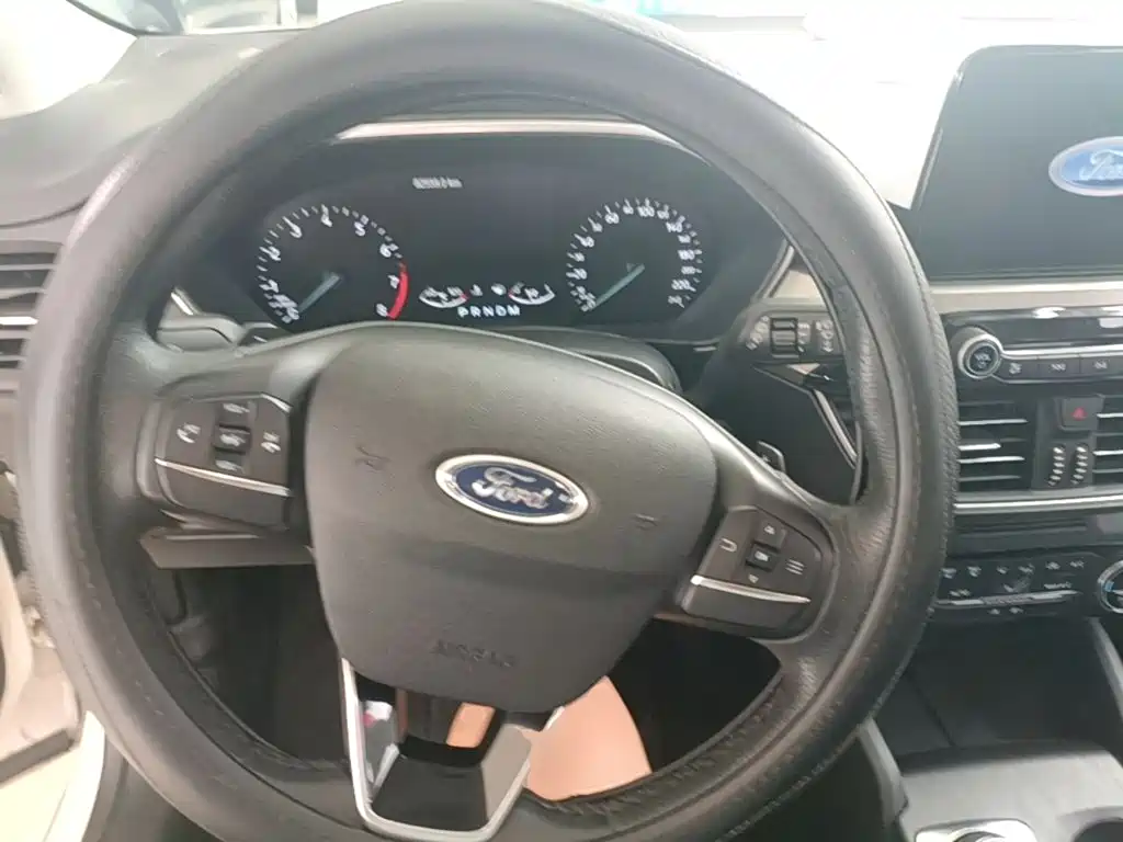Photo 11 - Ford Focus