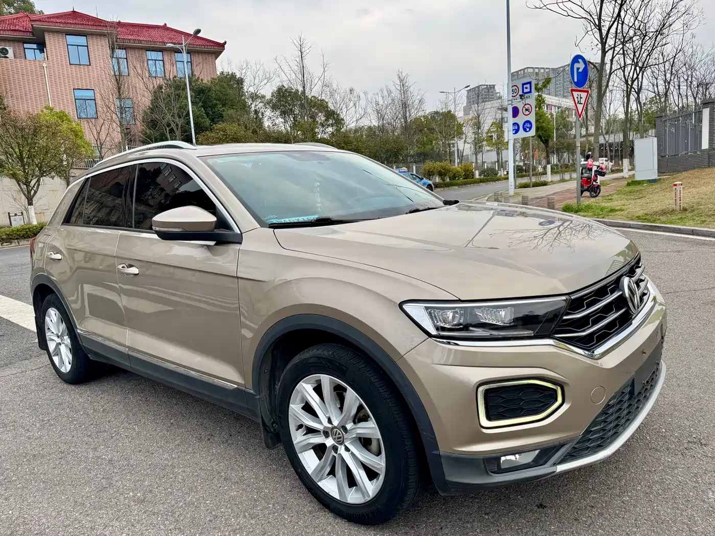 Volkswagen T-ROC 2018 230TSI DSG 2WD Progressive China V фото 4