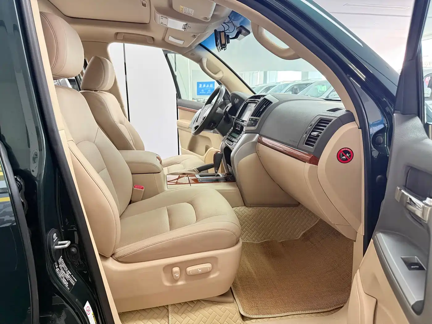 Toyota Land Cruiser 2012 4.0L Automatic VX фото 12