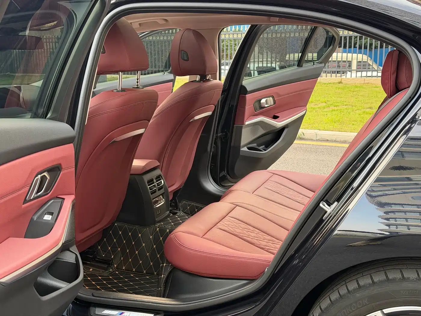 BMW 3 Series 2024 325Li M Sport Package фото 5