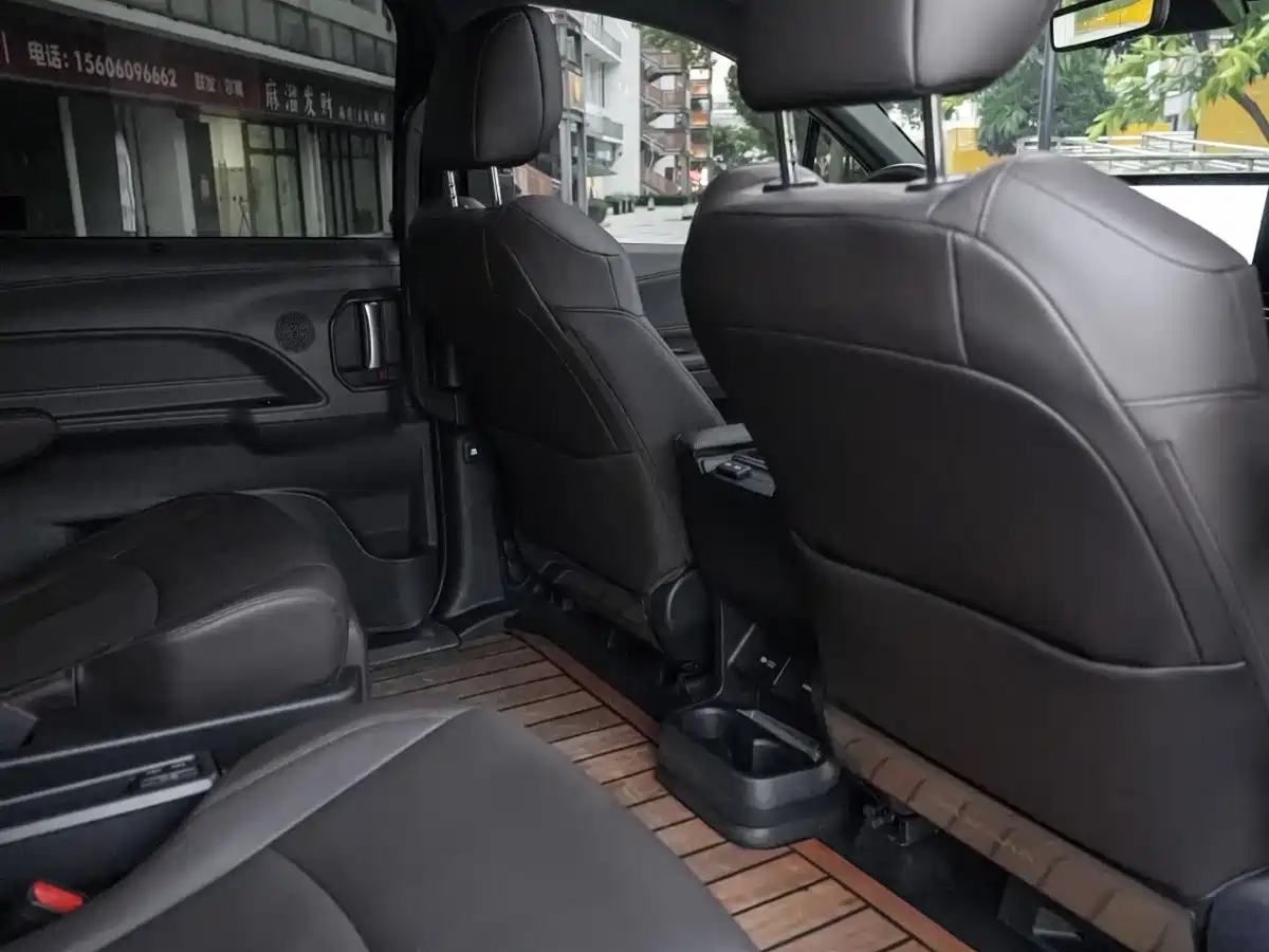 Toyota Granvia 2023 2023 2.5L Hybrid Flagship VIP Edition