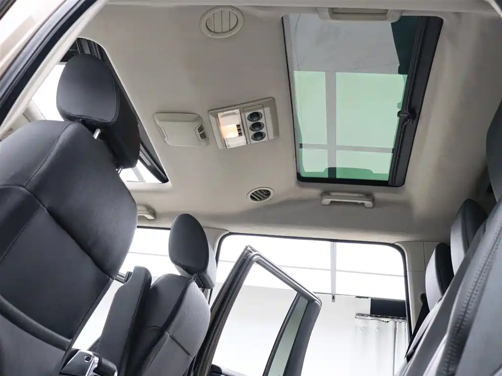 Land Rover Discovery 2011 3.0 SDV6 HSE Diesel фото 7