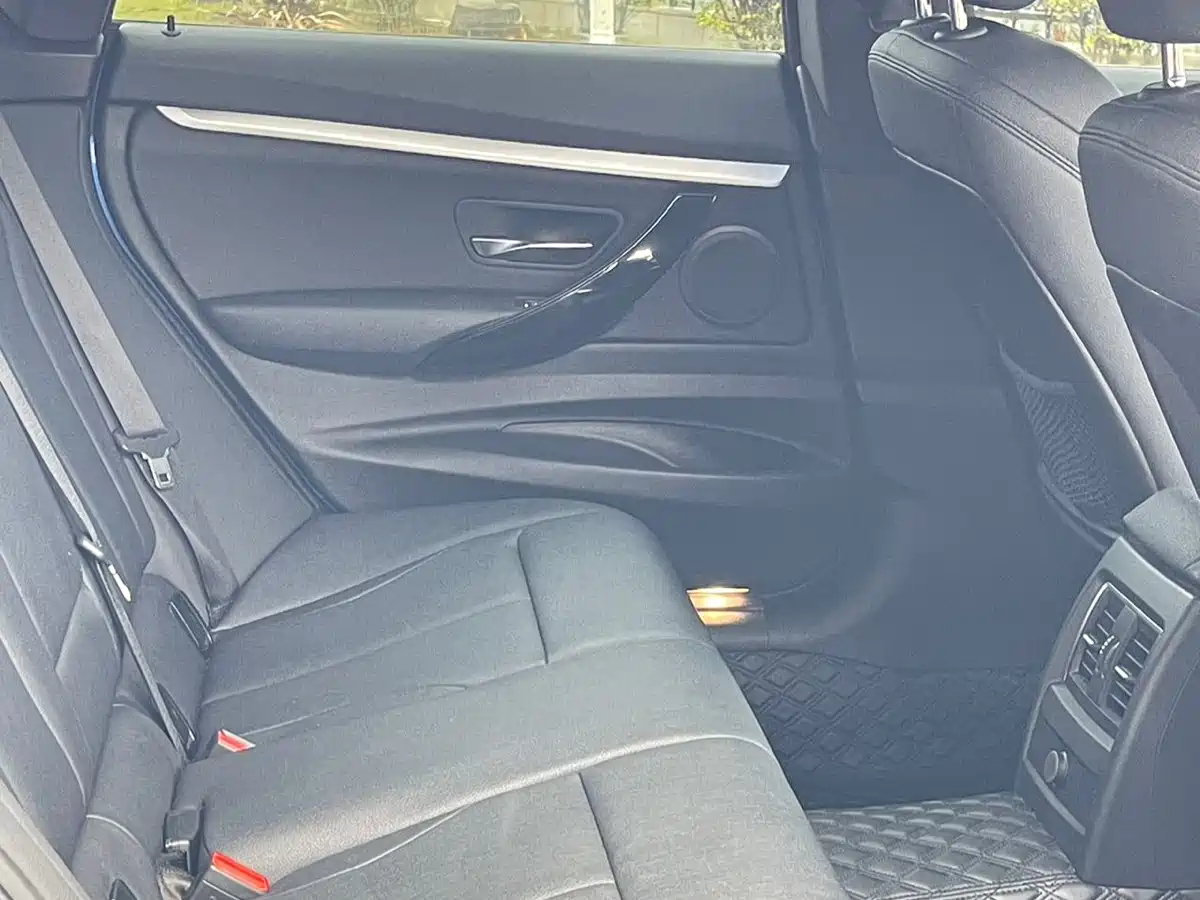 BMW 3 Series GT 2019 320i M Sport Package фото 11