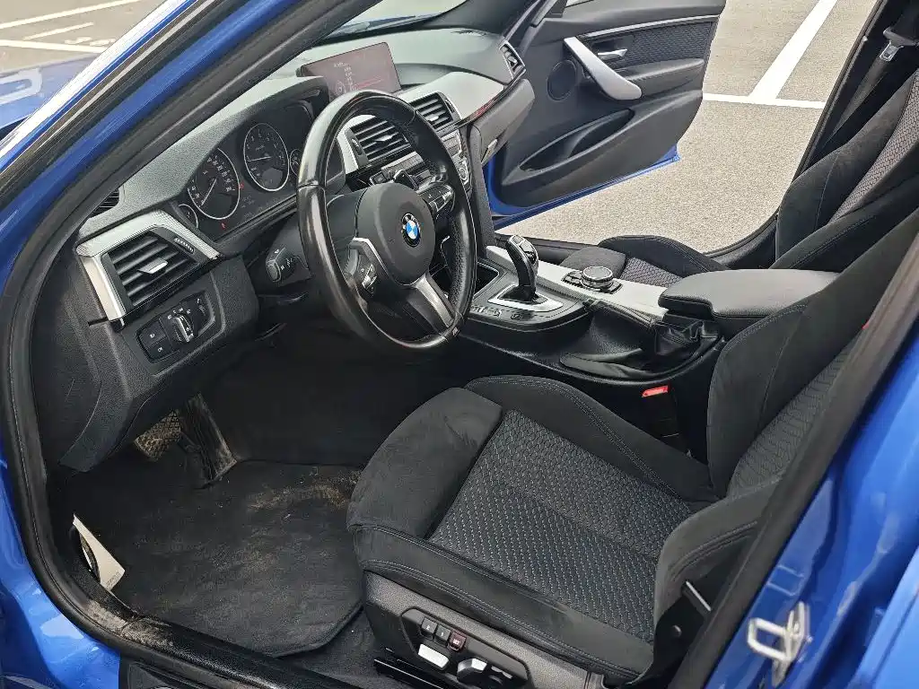 BMW 3 Series 2016 320i M Sport фото 5