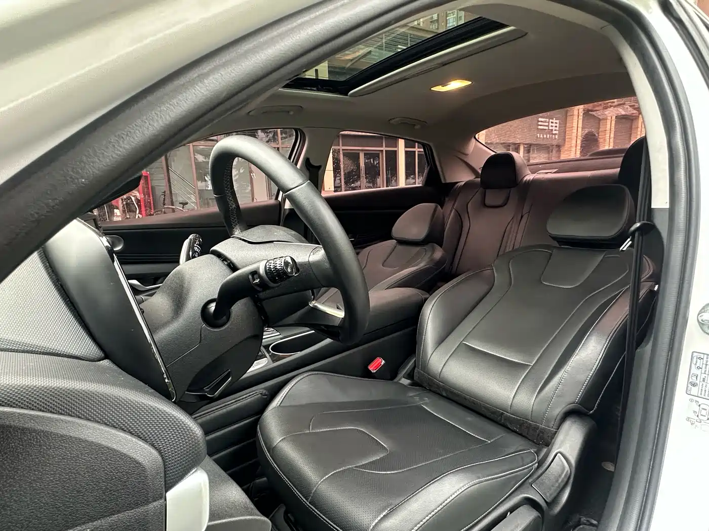 Hyundai Elantra 2023 1.5L CVT GLX Elite Edition фото 14