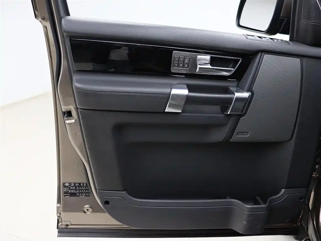Land Rover Discovery 2011 3.0 SDV6 HSE Diesel фото 5