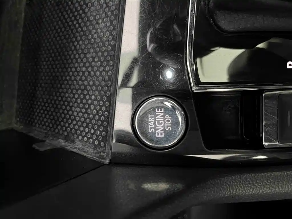 Volkswagen Tharu 2022 280TSI FWD Luxury Edition фото 4