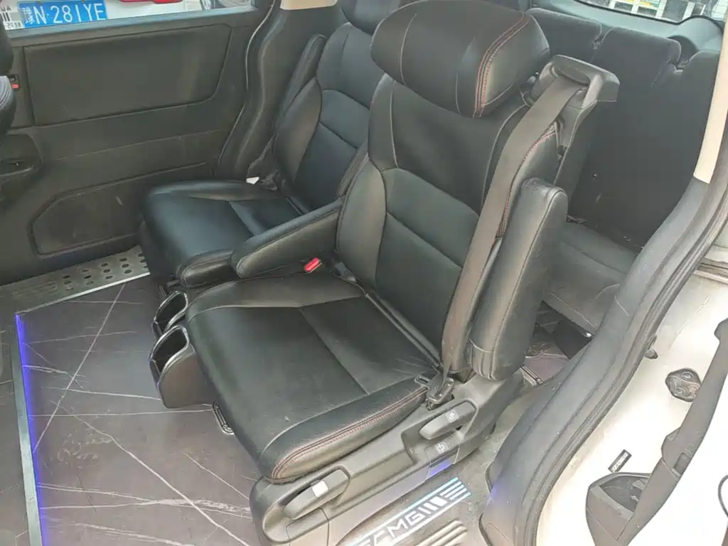 Фото 17 - Honda Odyssey