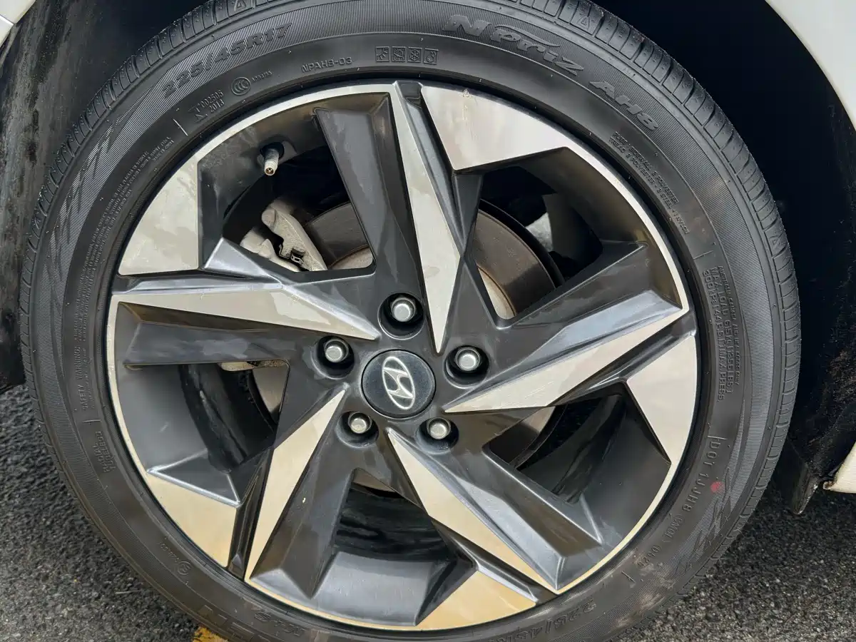 Hyundai Elantra 2023 1.5L CVT GLX Elite Edition фото 19