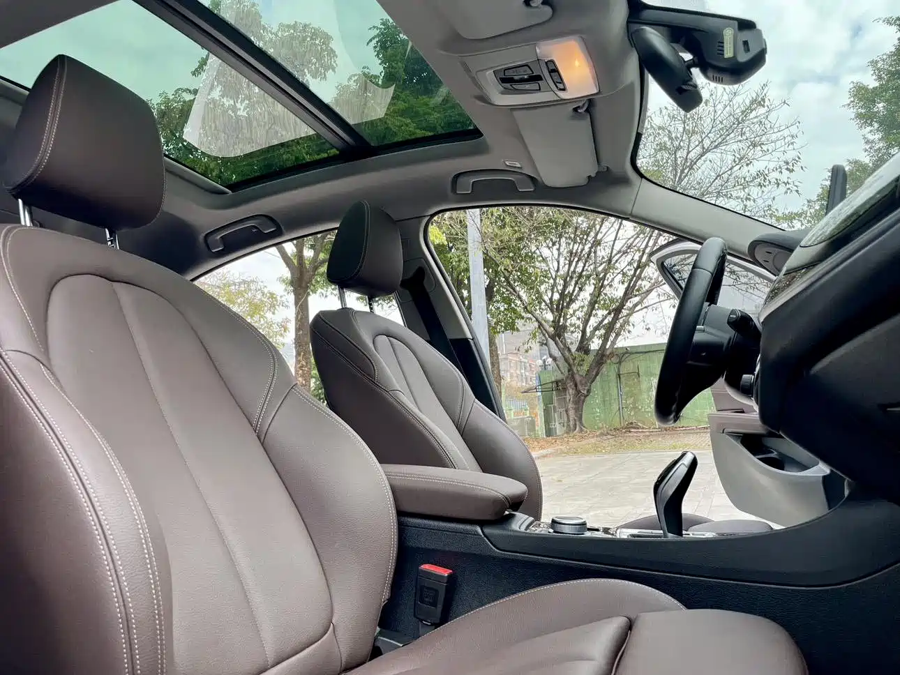 BMW 1 Series 2021 120i M Sport Shadow Edition фото 7