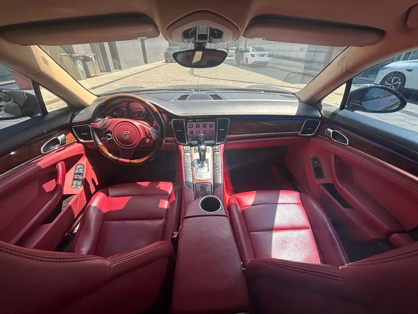 Porsche Panamera 2010 Panamera 4 3.6L фото 20