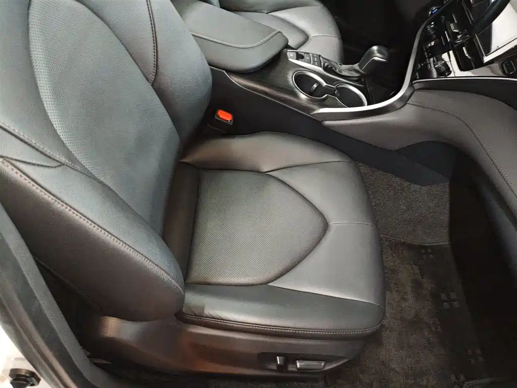 Toyota Camry 2021 2.5G Luxury Edition фото 25