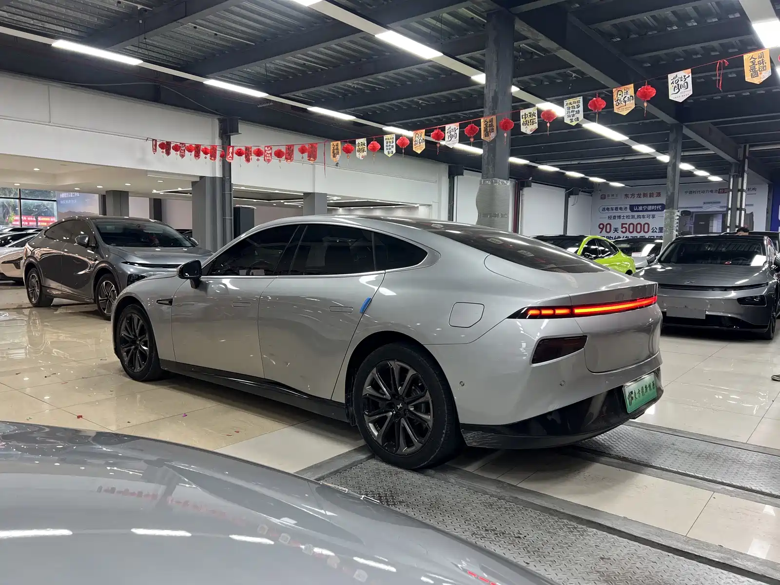 Фото 6 - XPeng P7