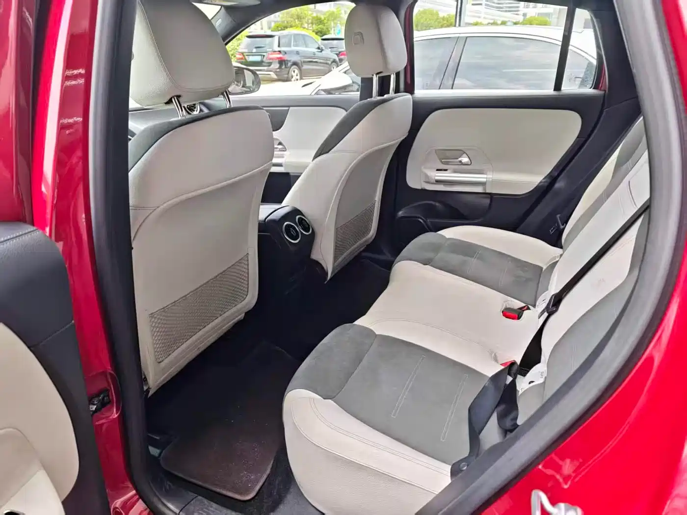 Mercedes-Benz EQA 2022 EQA 300 4MATIC Launch Special Edition фото 5