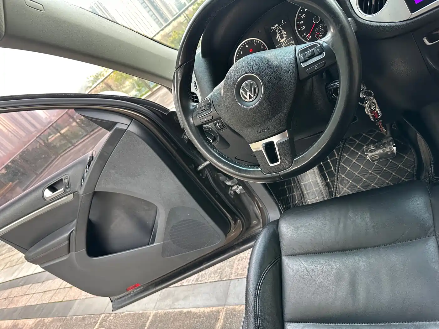 Volkswagen Tiguan 2015 1.8TSI Automatic 2WD Comfortline фото 22