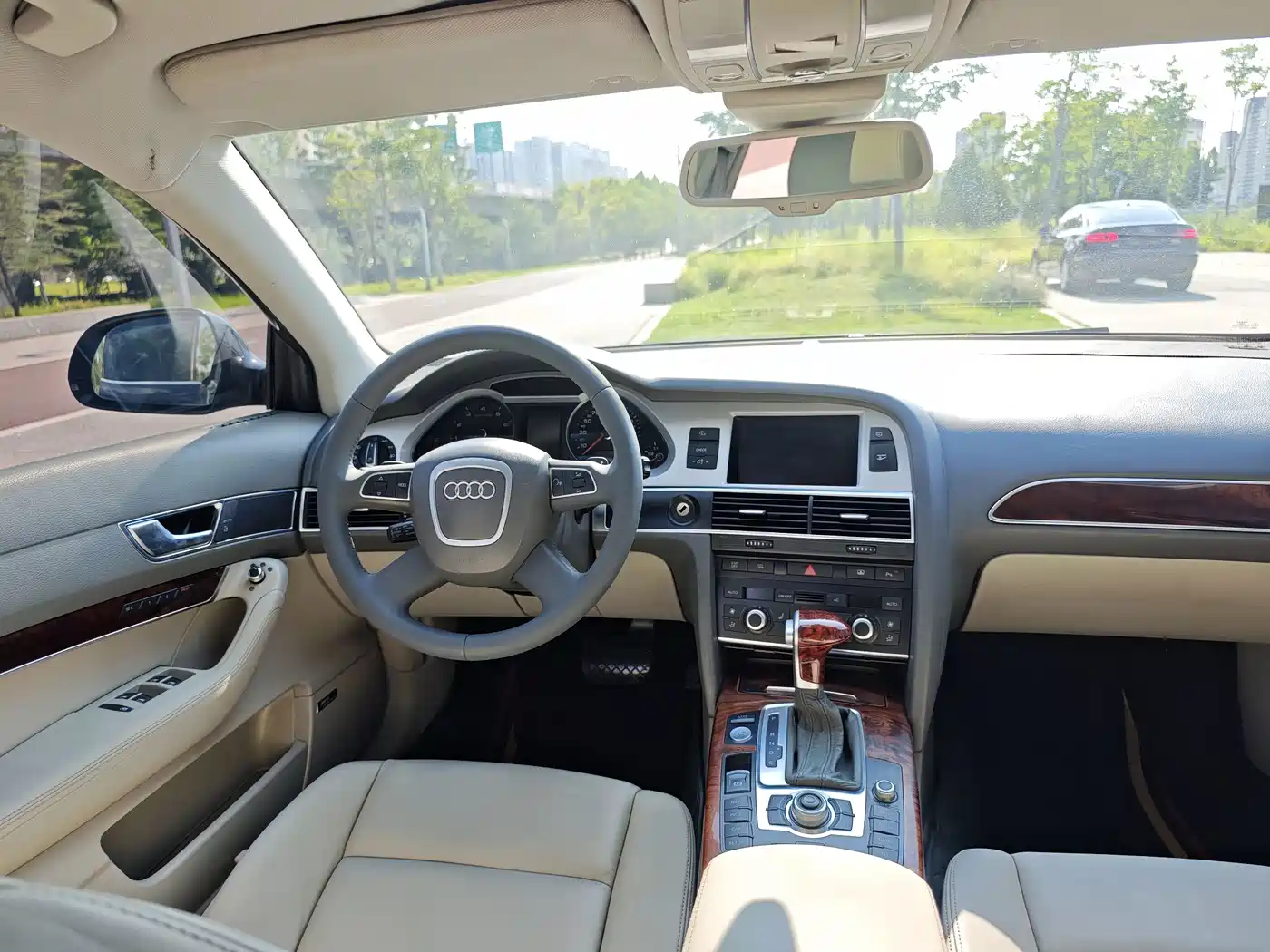 Фото 6 - Audi A6L