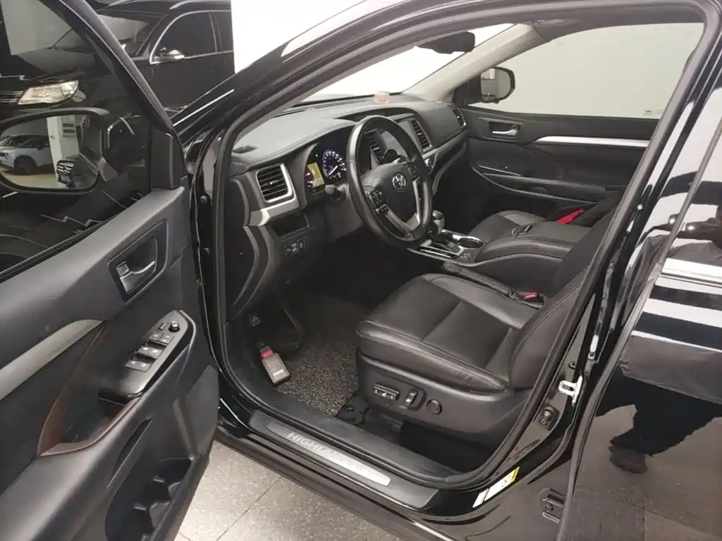 Toyota Highlander 2017 2.0T 4WD Premium 7-Seater фото 16