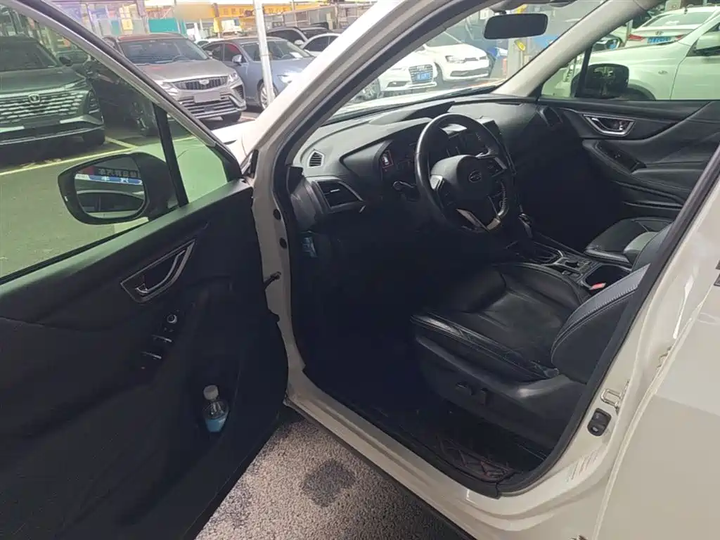 Subaru Forester 2020 2.0i Luxury Edition EyeSight фото 16