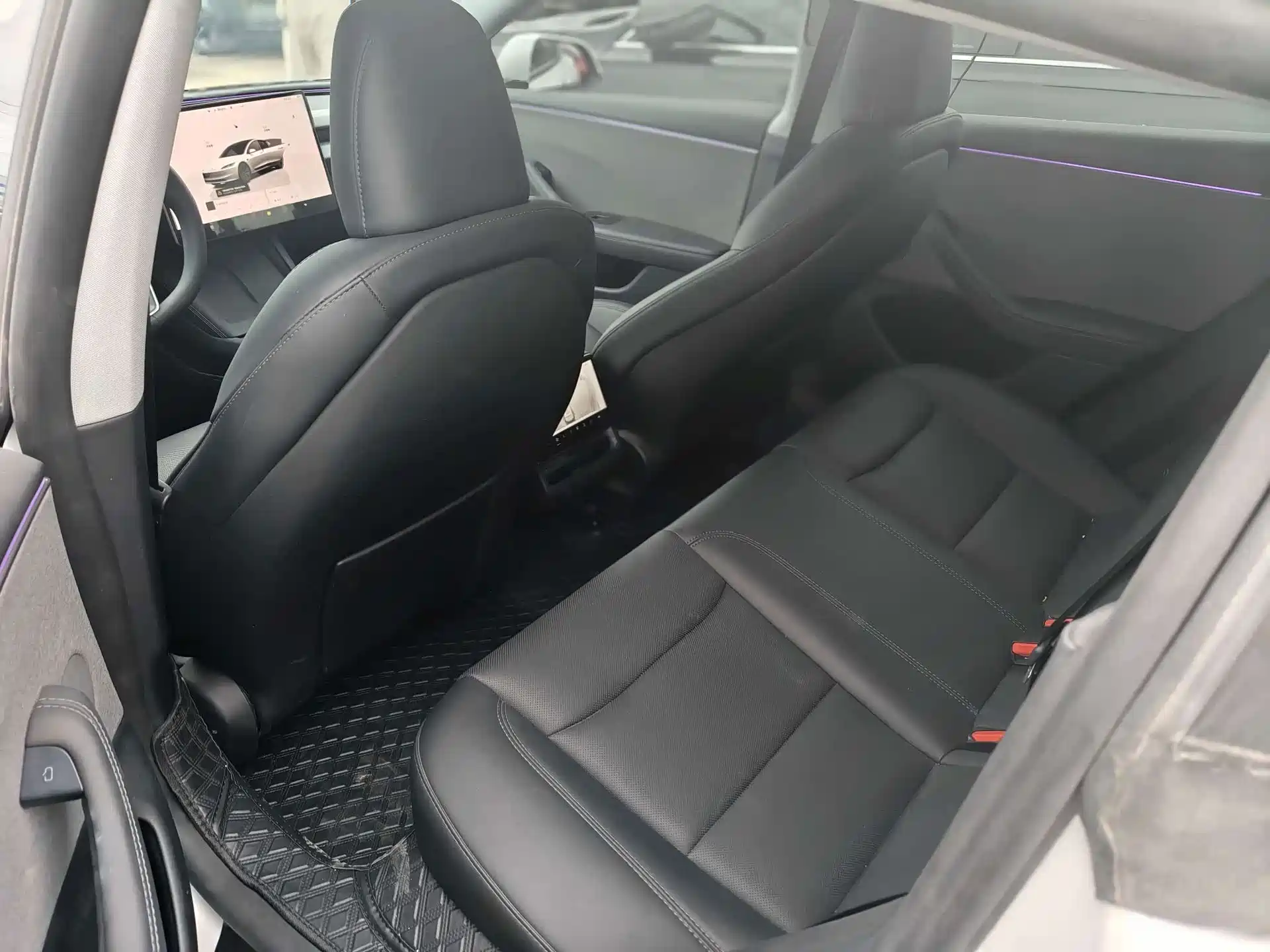 Photo 4 - Tesla Model 3