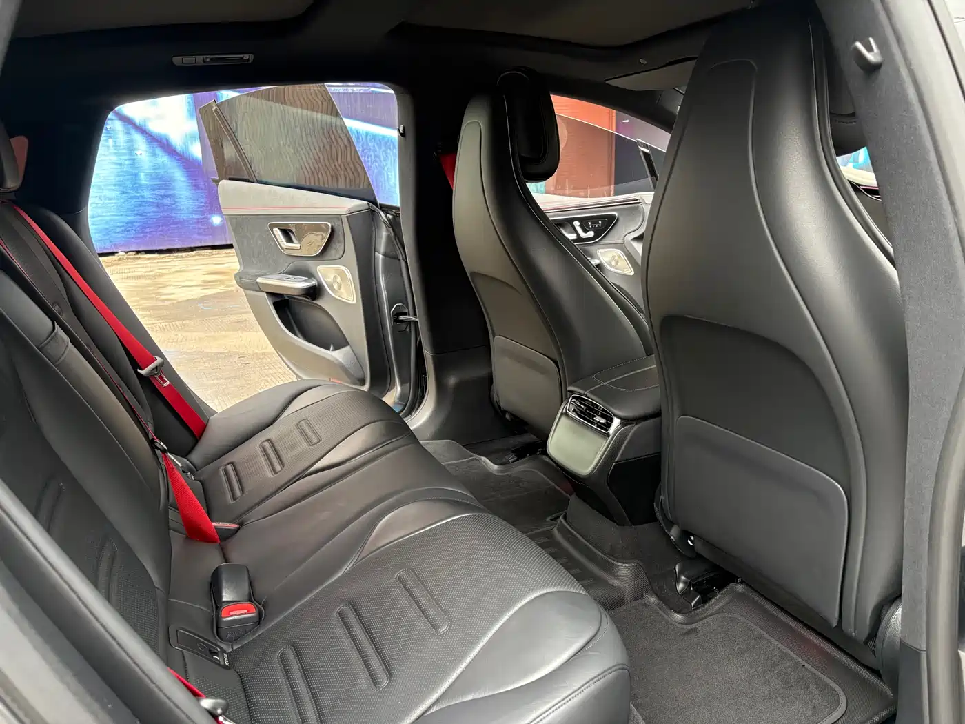 MERCEDES-BENZ EQE AMG